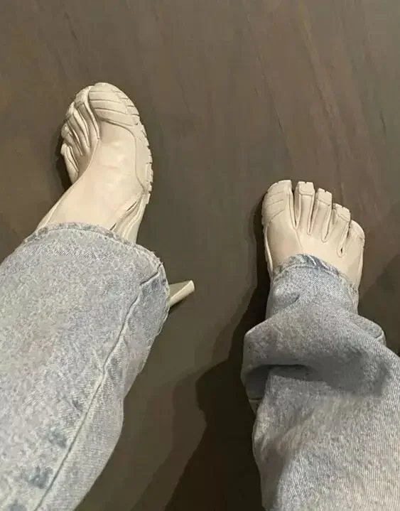 خمسة أصابع تو رواية الموضة الن - مراجعة Toe Sock Split وسعره