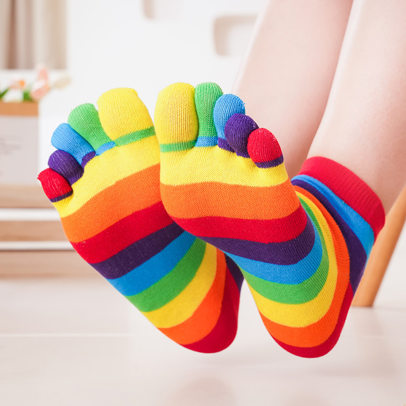 جوارب نسائية قطنية ملونة بخطوط - مراجعة Toe Sock Split وسعره
